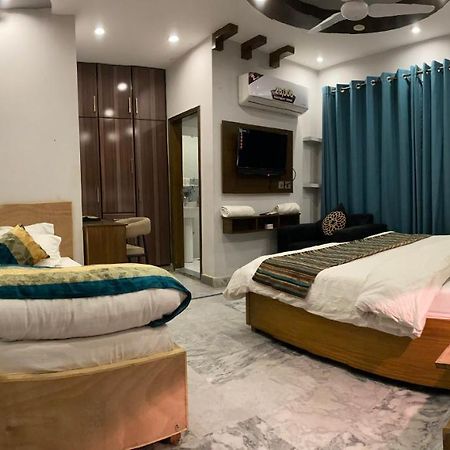 Hotel Holiday Lahore Extérieur photo