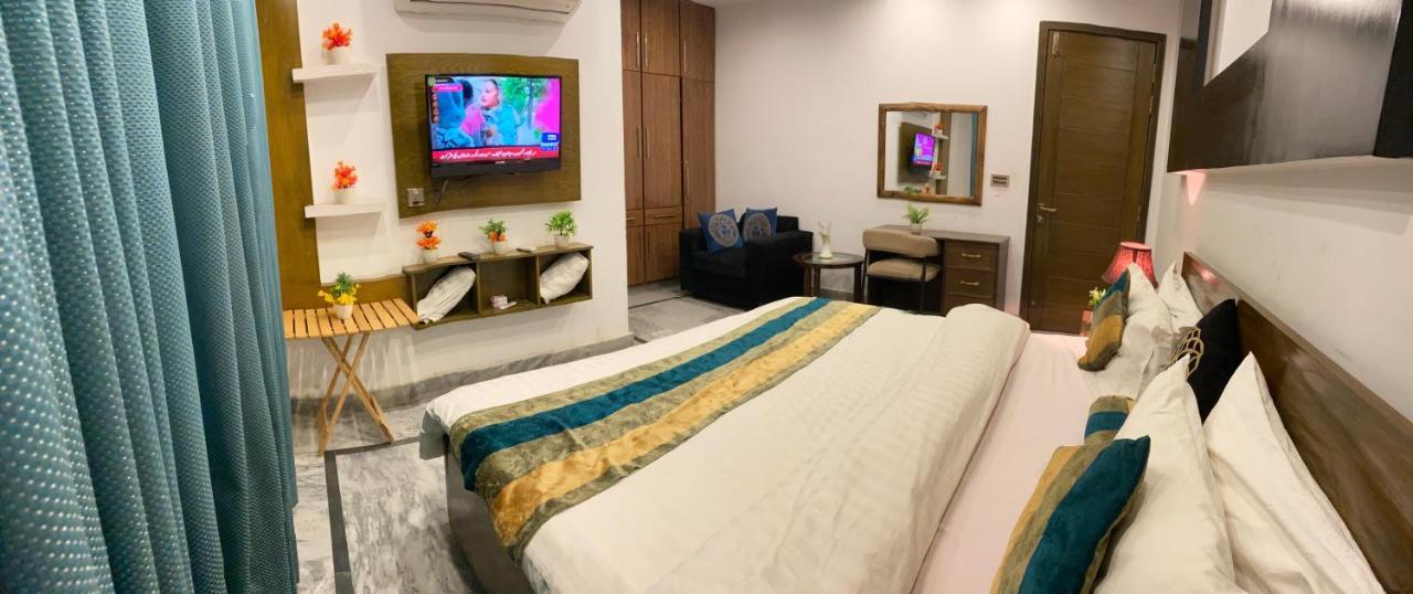Hotel Holiday Lahore Extérieur photo